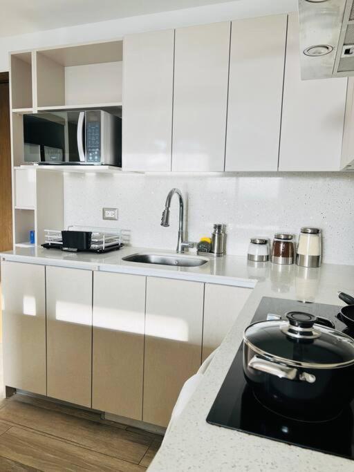 Apartamento 2 Habitaciones, Edificio Airali, Zona 10, Miradolo Ciudad Guatemala Eksteriør billede