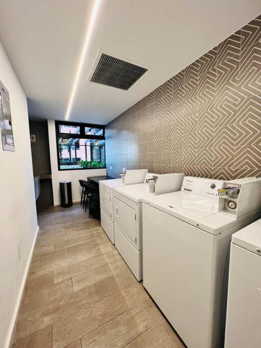 Apartamento 2 Habitaciones, Edificio Airali, Zona 10, Miradolo Ciudad Guatemala Eksteriør billede