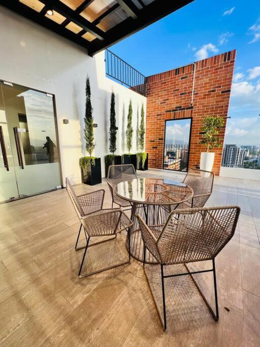 Apartamento 2 Habitaciones, Edificio Airali, Zona 10, Miradolo Ciudad Guatemala Eksteriør billede